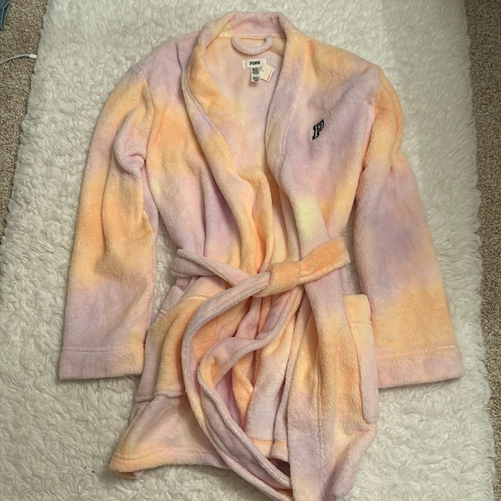 Victoria’s Secret (PINK) robe